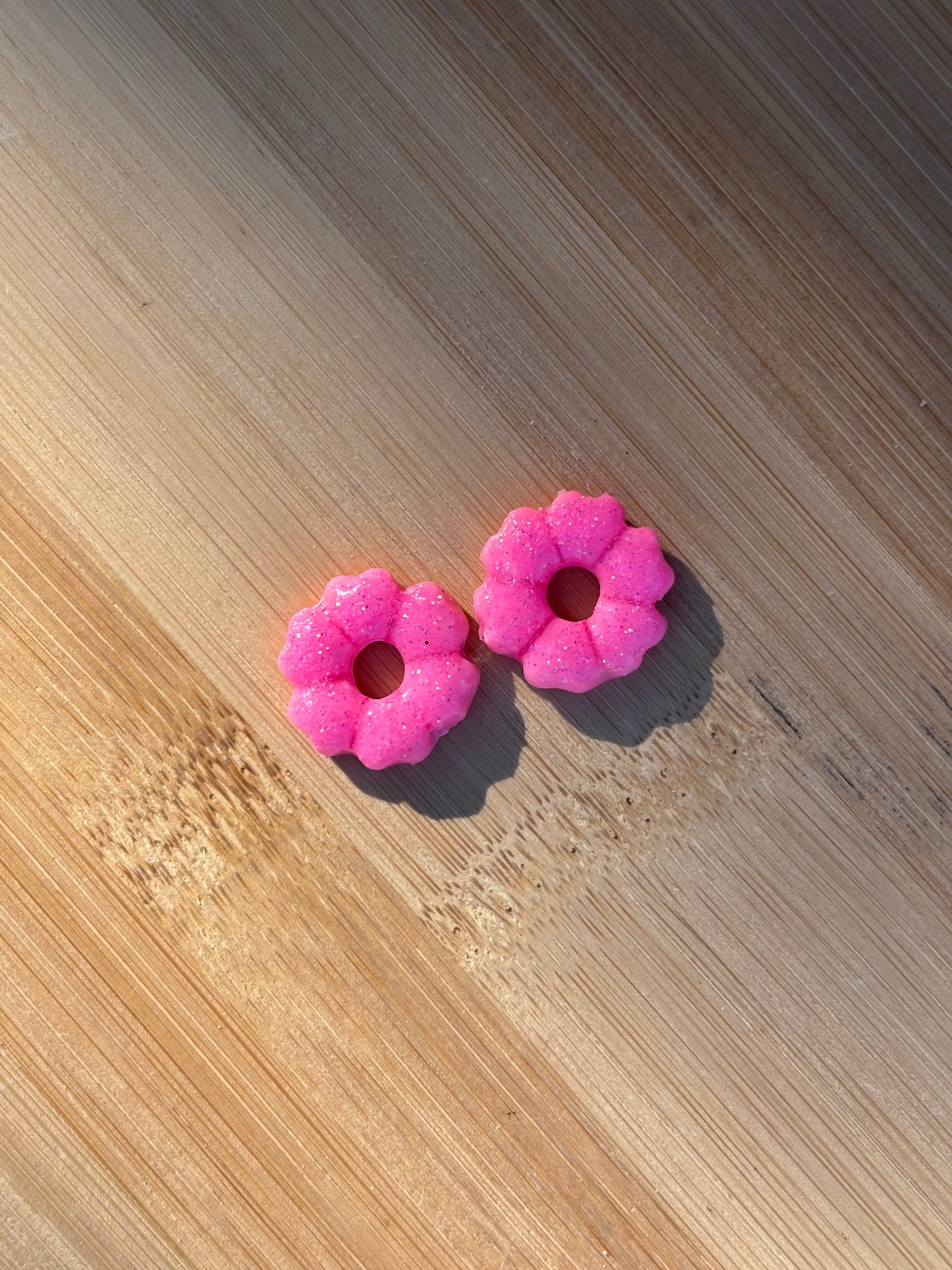 Créoles Camélia rose flash | Théia Bijoux