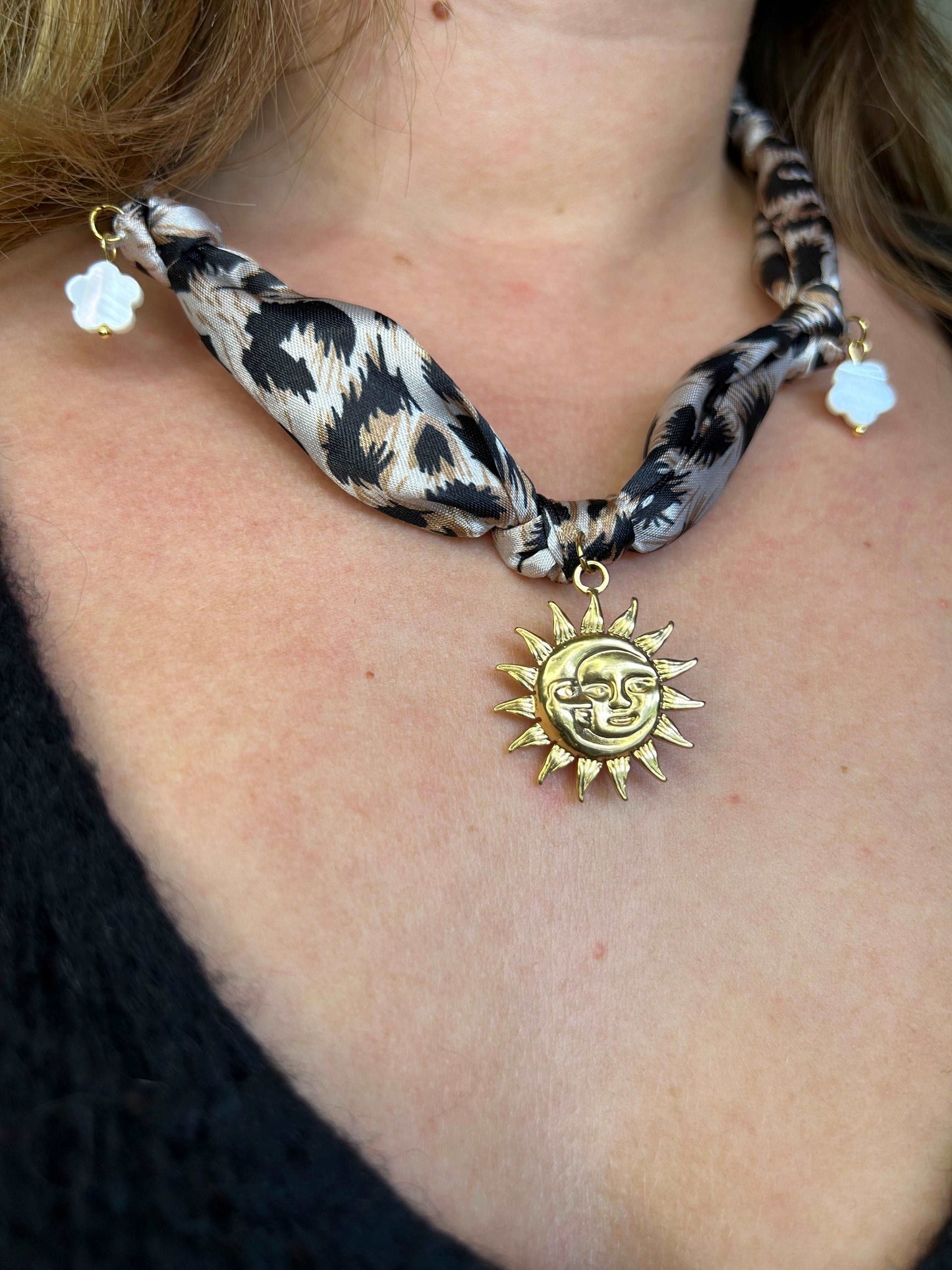 Collier Foulári léopard