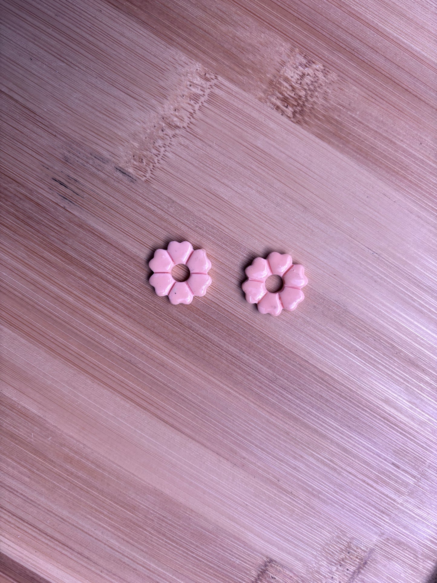 Créoles Camélia pêche | Théia Bijoux