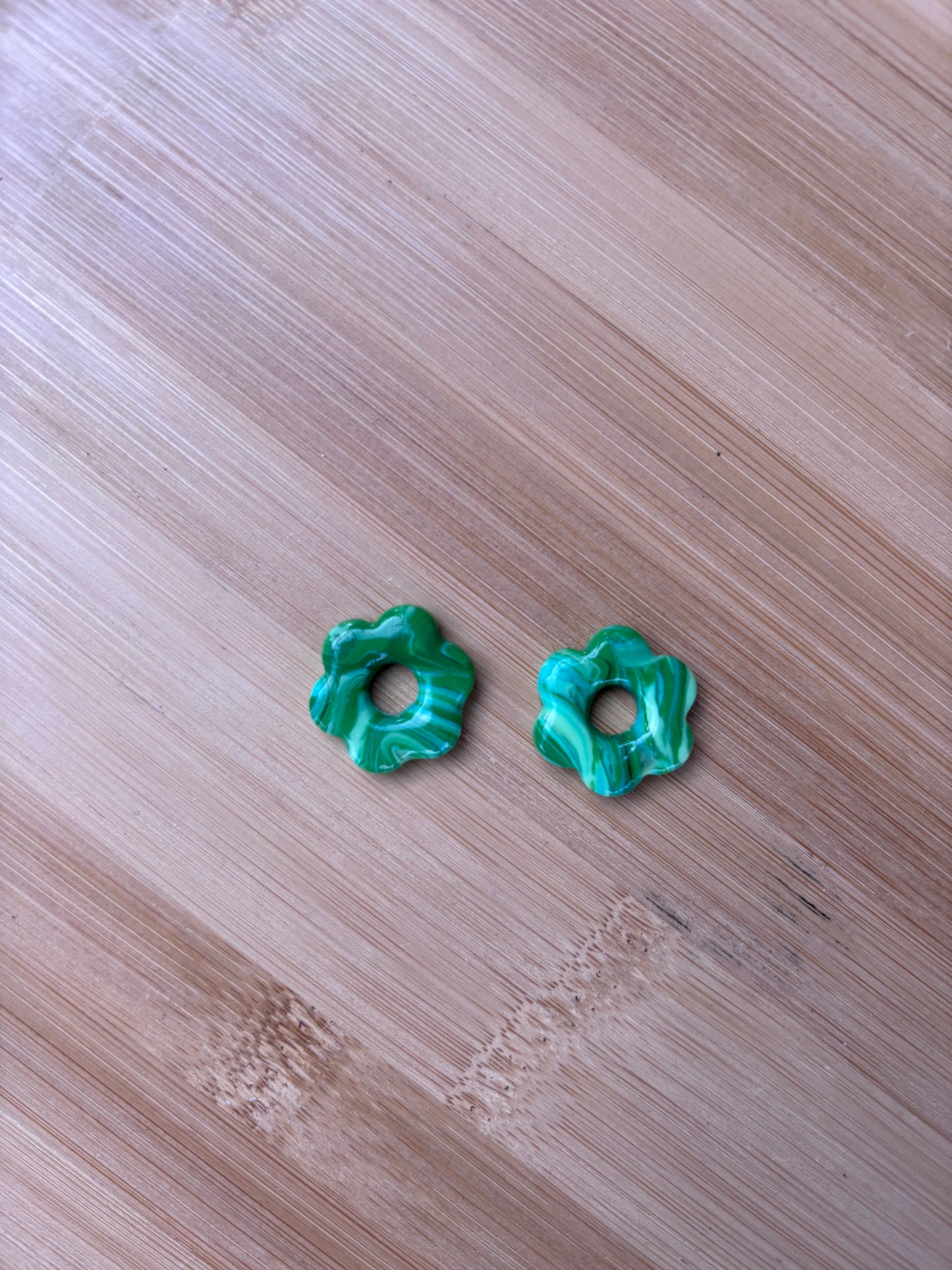 Créoles Jasmine marbre vert | Théia Bijoux