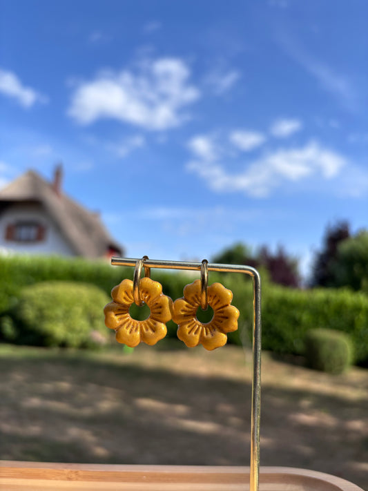 Créoles Hibiscus doré | Théia Bijoux