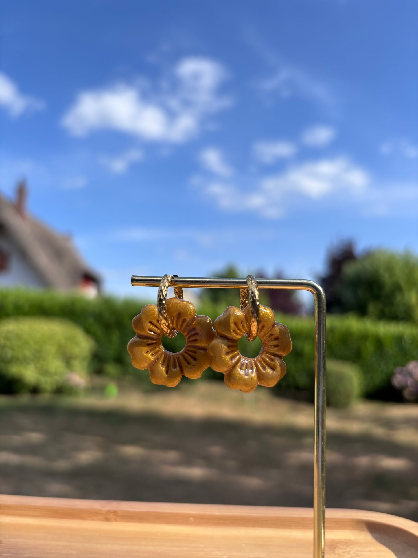 Créoles Hibiscus doré | Théia Bijoux