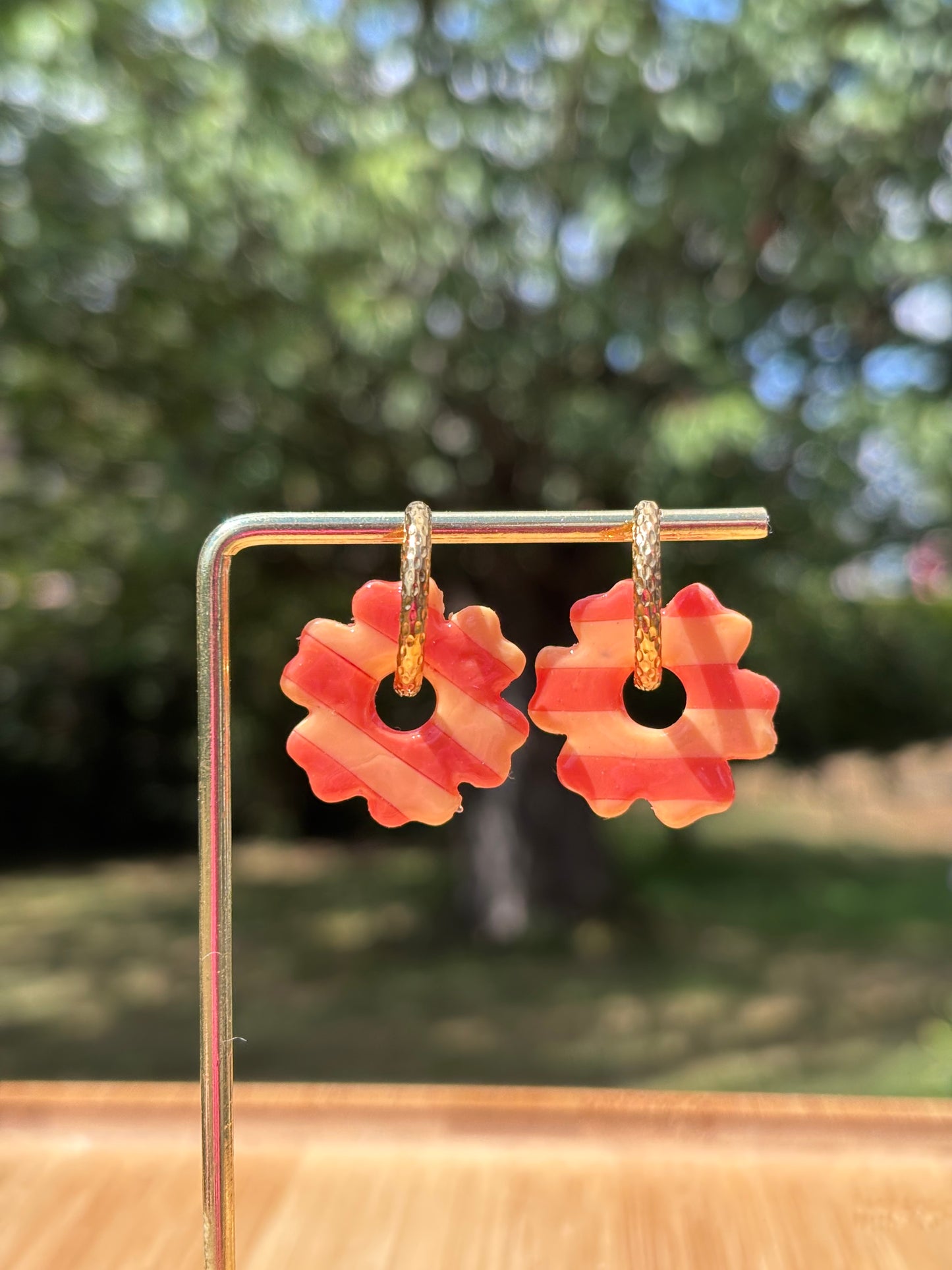 Créoles Lila rayée orange | Théia Bijoux