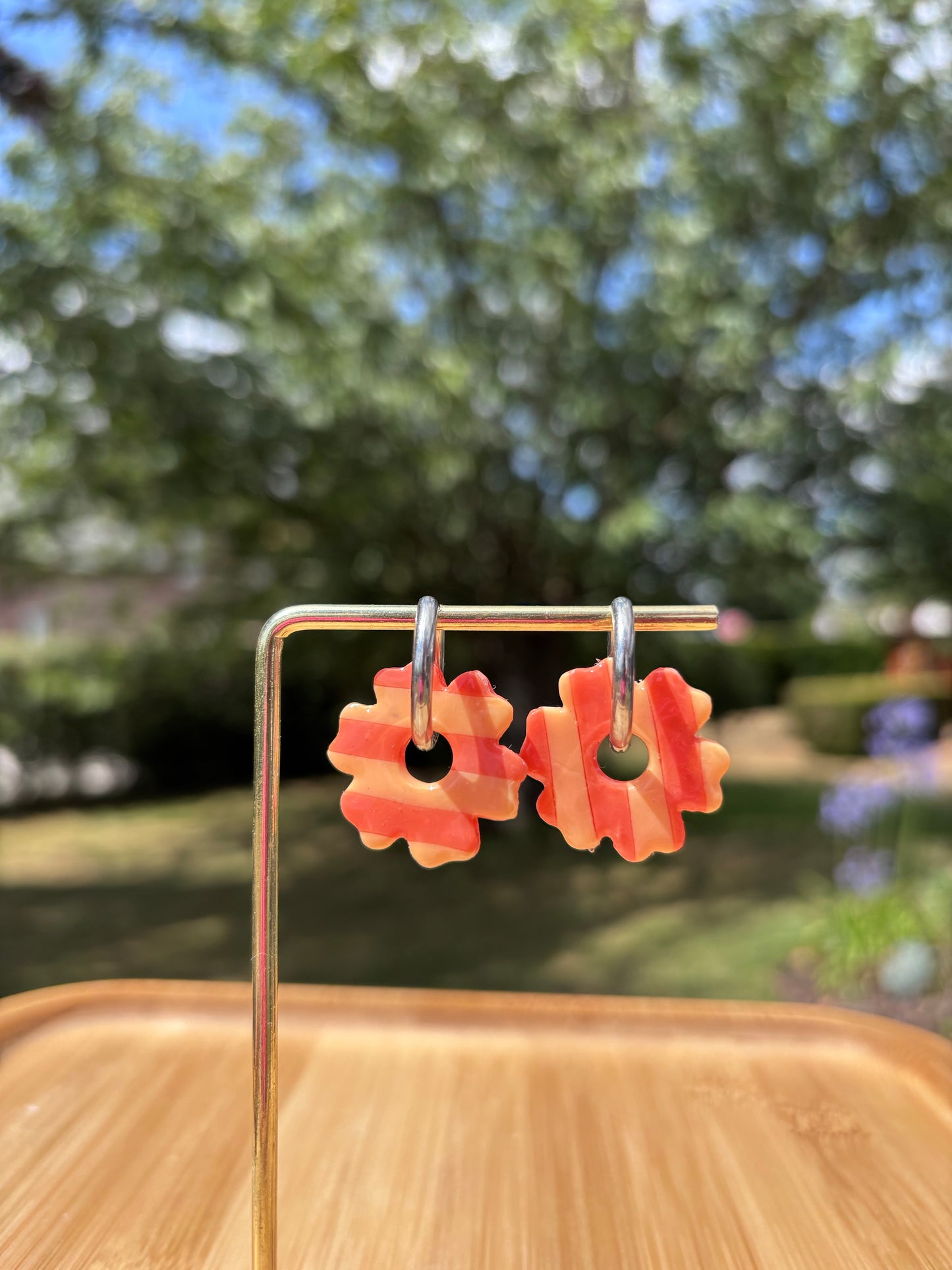 Créoles Lila rayée orange | Théia Bijoux