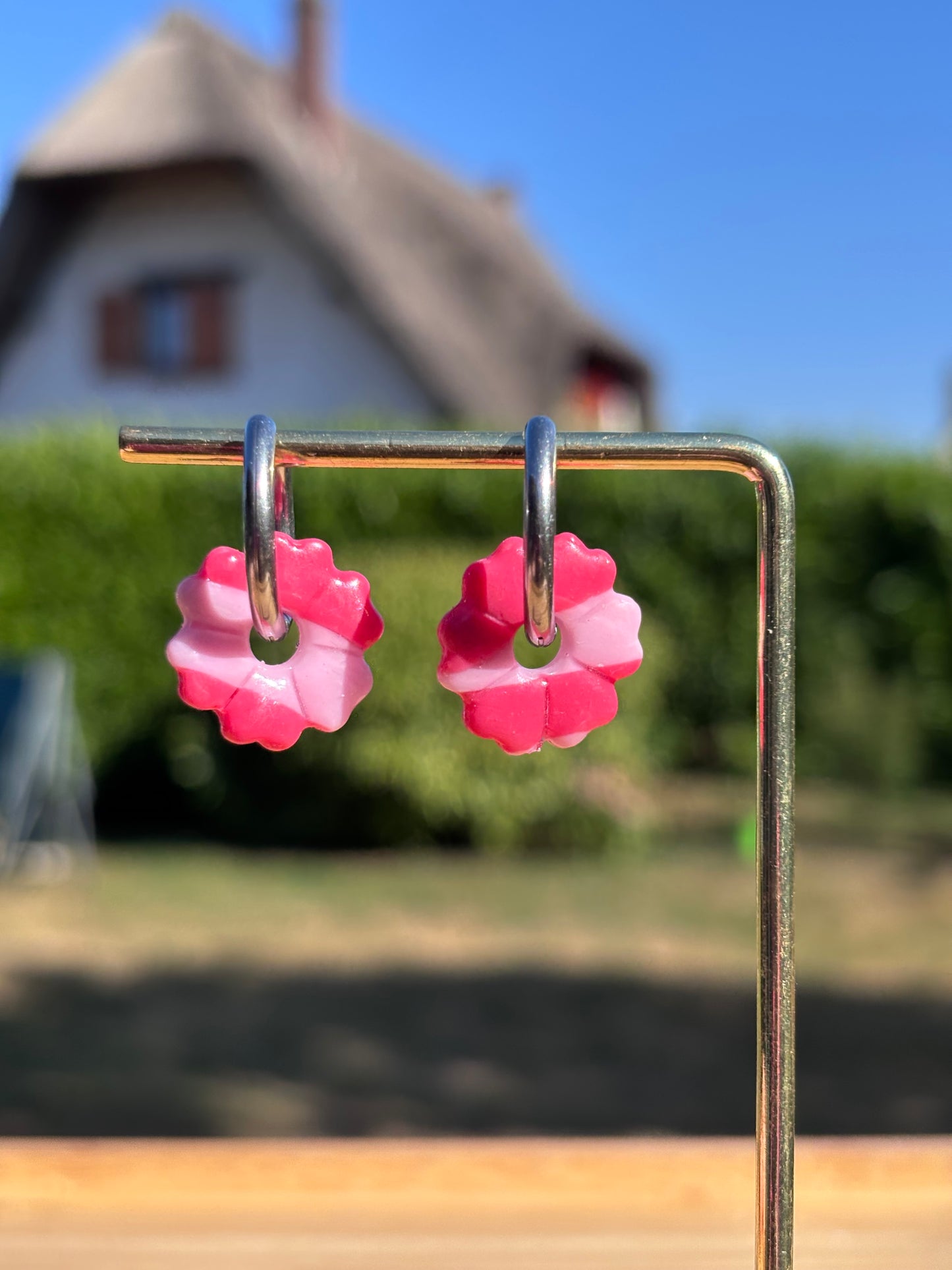 Créoles Camélia rayées roses | Théia Bijoux