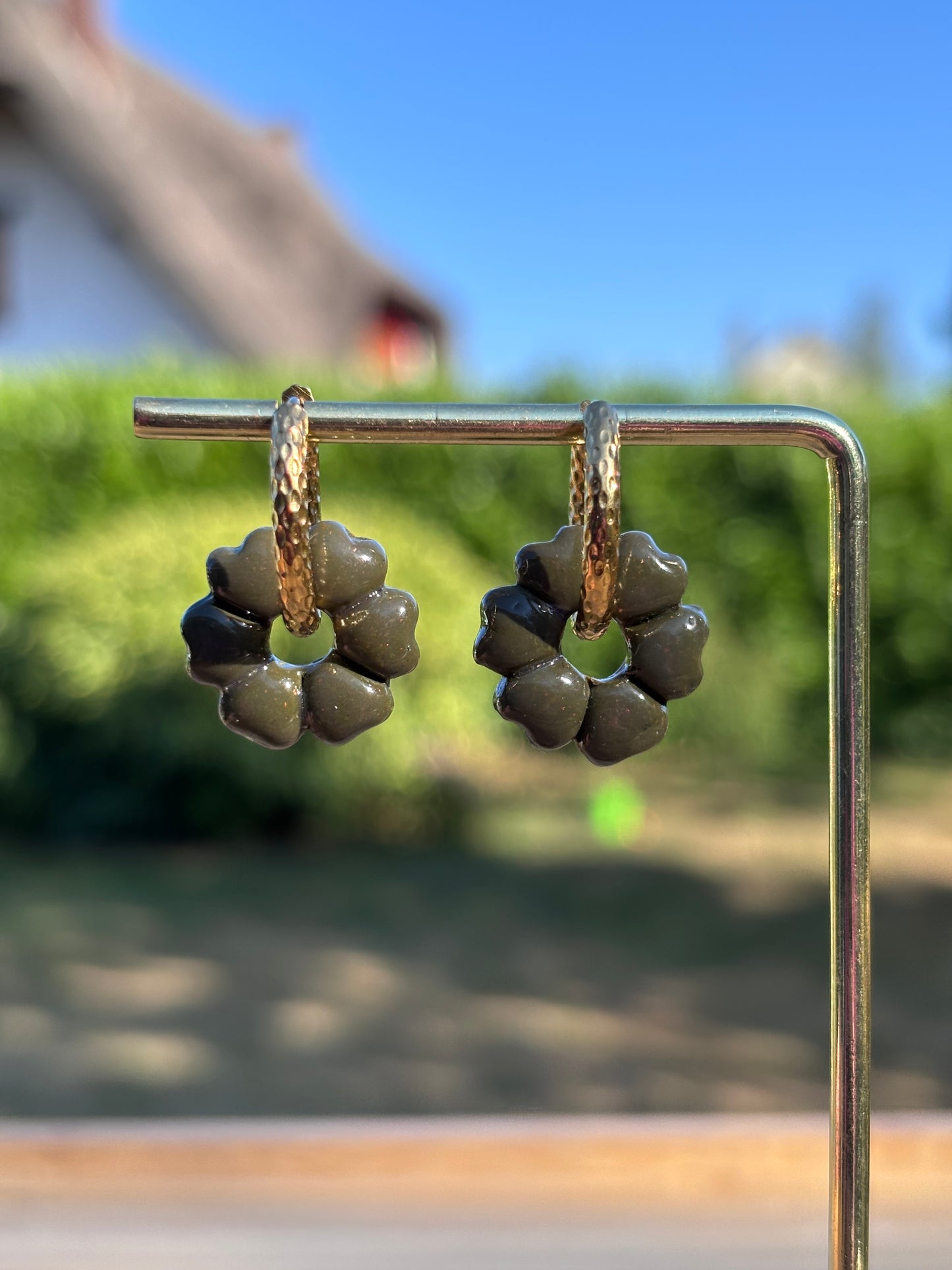 Créoles Camélia kaki | Théia Bijoux