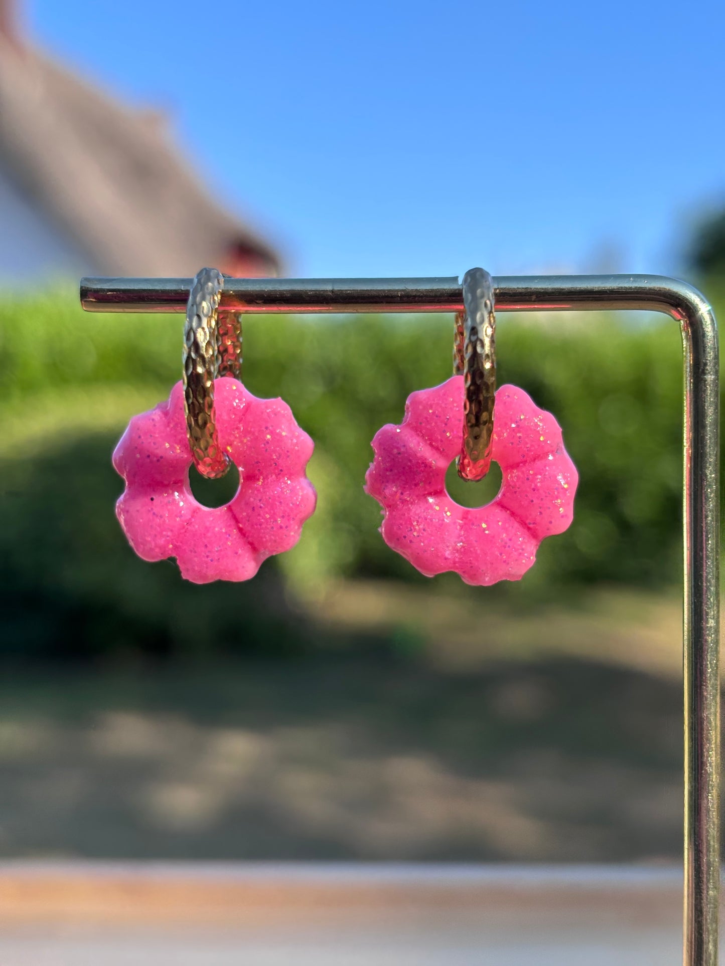Créoles Camélia rose flash | Théia Bijoux