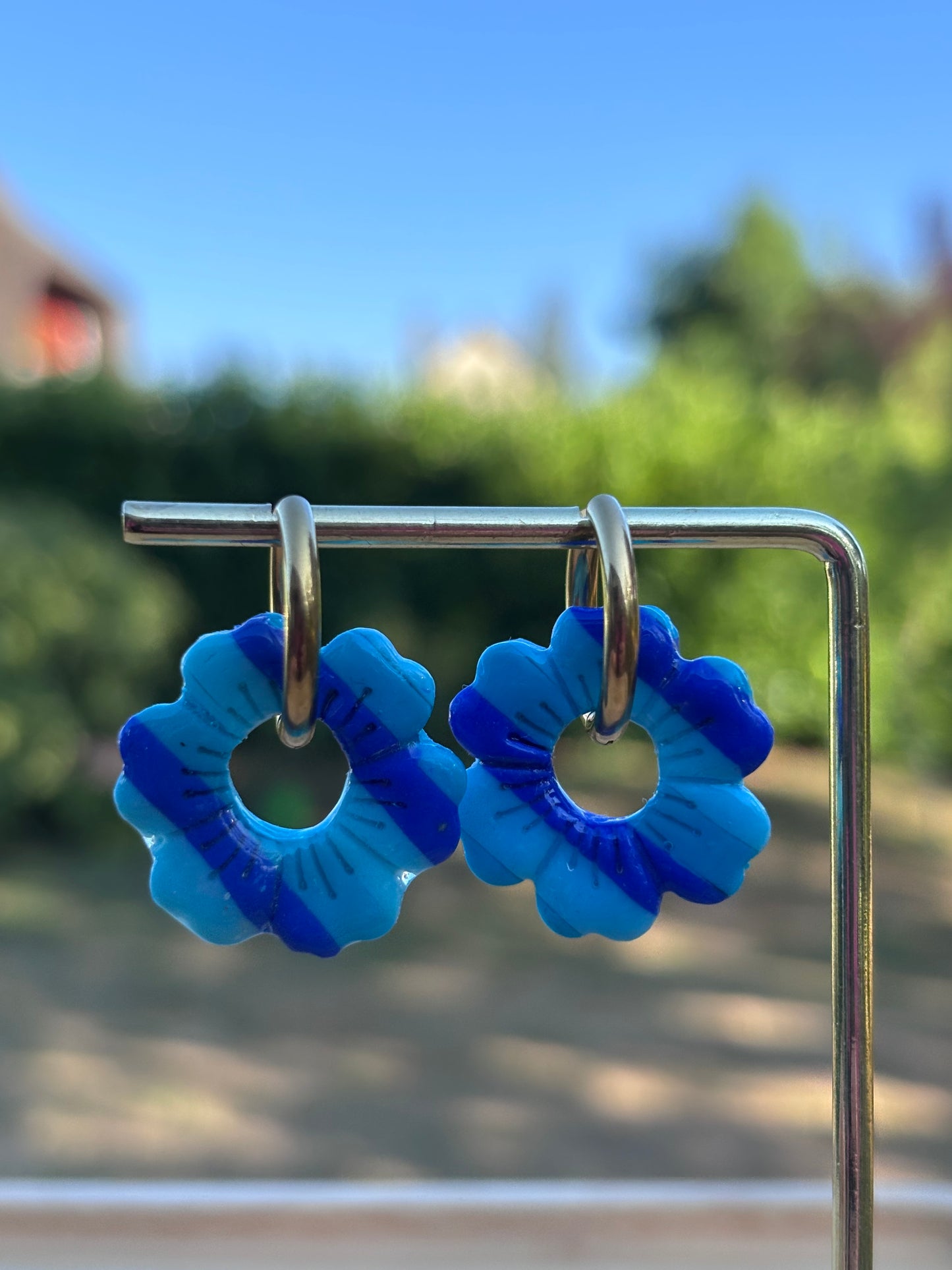 Créoles Gisèle rayées bleu | Théia Bijoux