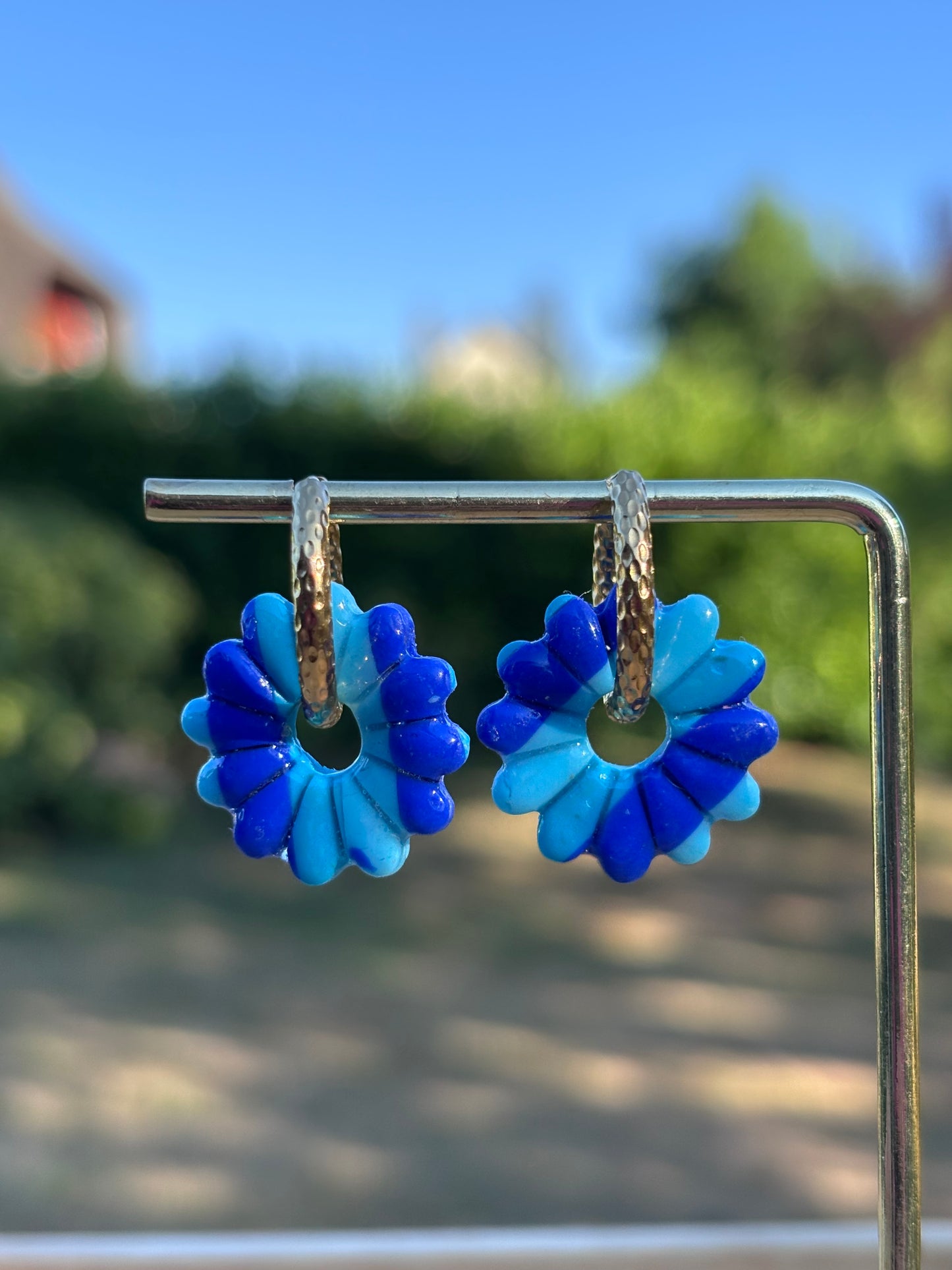 Créoles Aglaé rayées bleues | Théia Bijoux