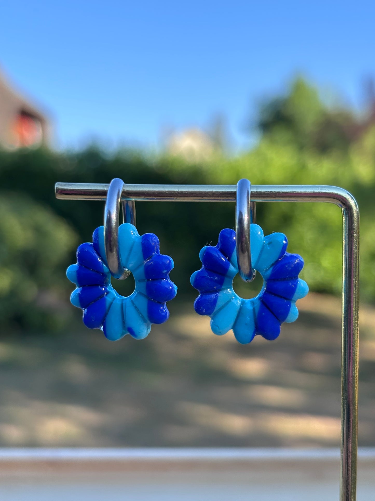 Créoles Aglaé rayées bleues | Théia Bijoux